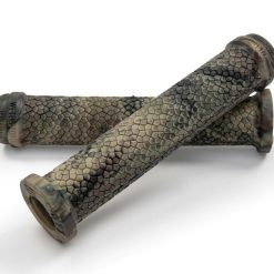 WETHEPEOPLE RAPTOR GRIPS CAMOUFLAGE